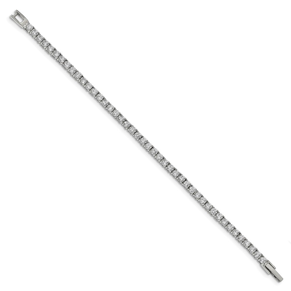 Tennis bracelet clasp detail